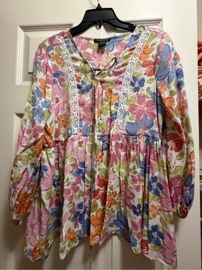 NWOT Sweet Clover Floral Peasant Top - Multicolor